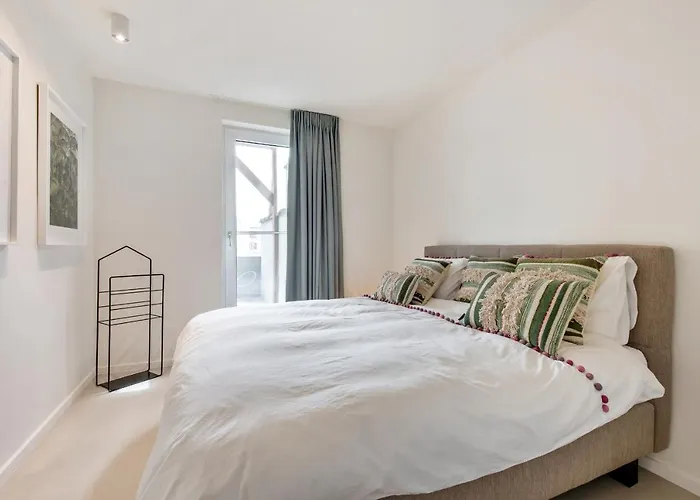 Beautifully Renovated Appt With Big Cosy Terrace