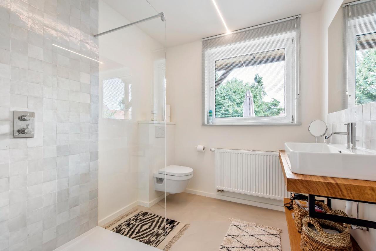 Beautifully Renovated Appt With Big Cosy Terrace Apartment